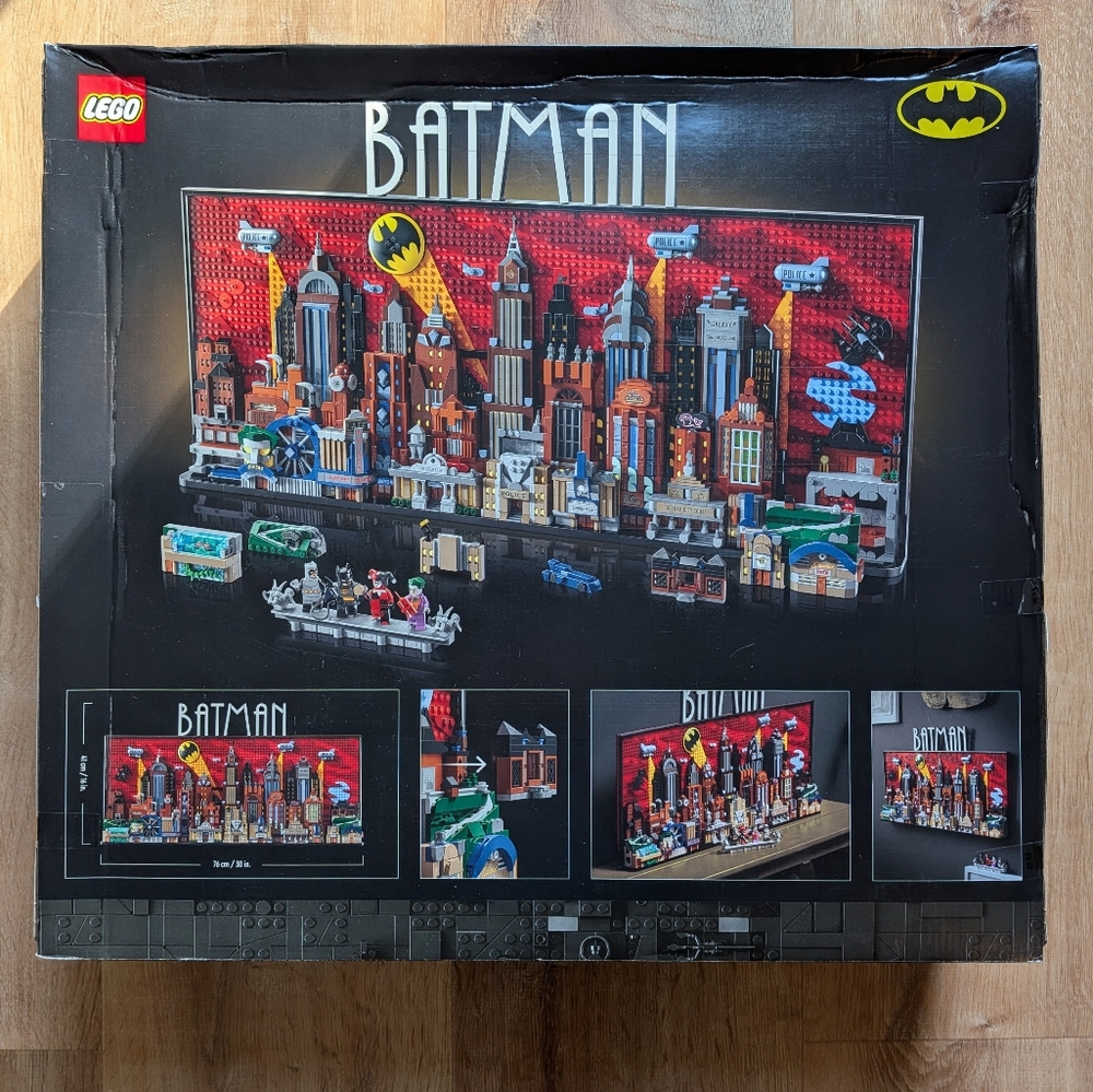 LEGO Batman Gotham City Set - Picture 2 of 6